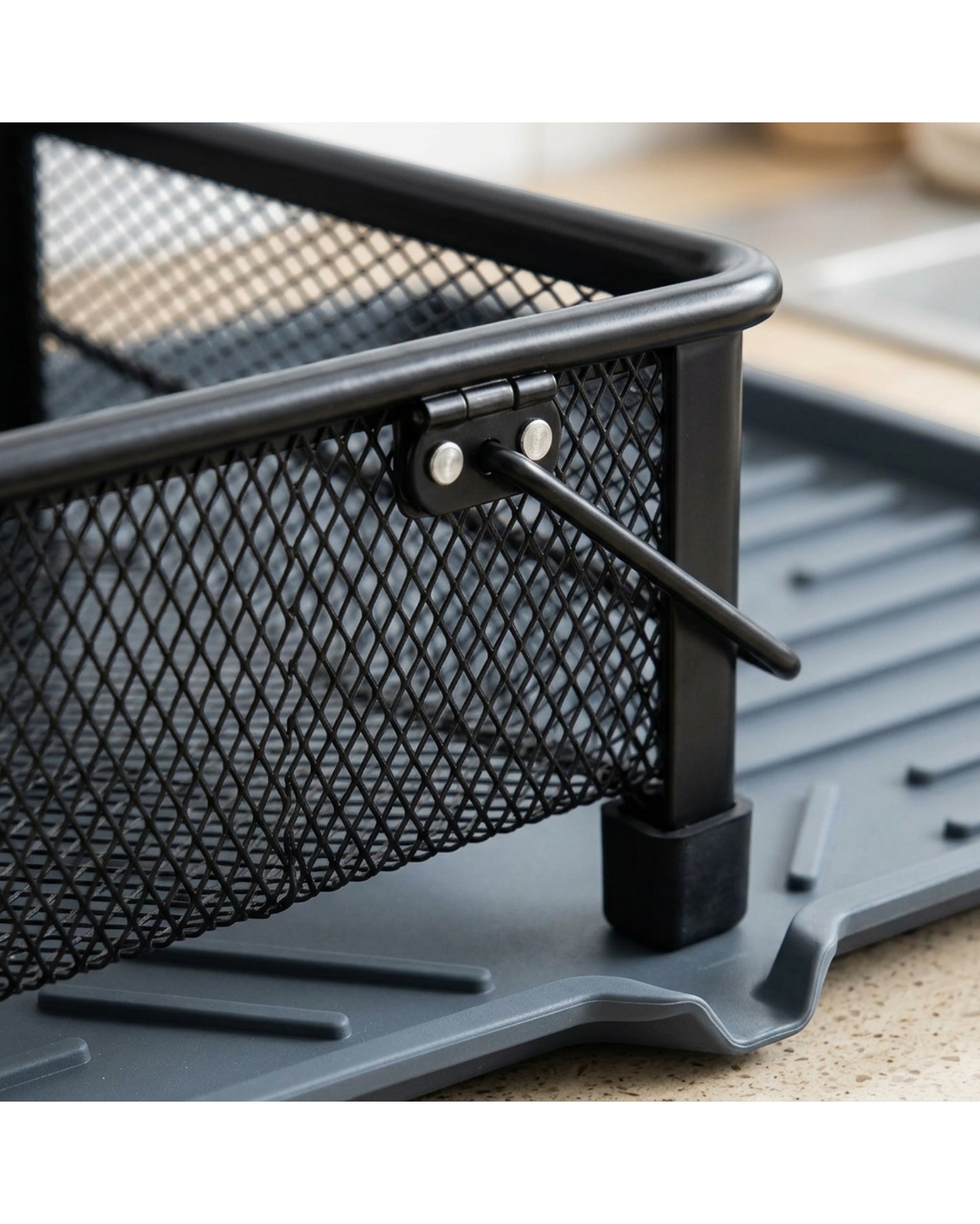 Zbwnd Rectangular Diamond Mesh Draining Basket with Slate Drip Tray - Detail view